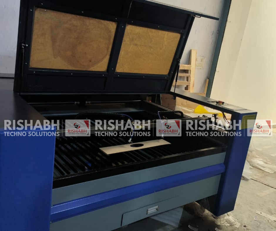 CO2 LASER CUTTING PLOTTER