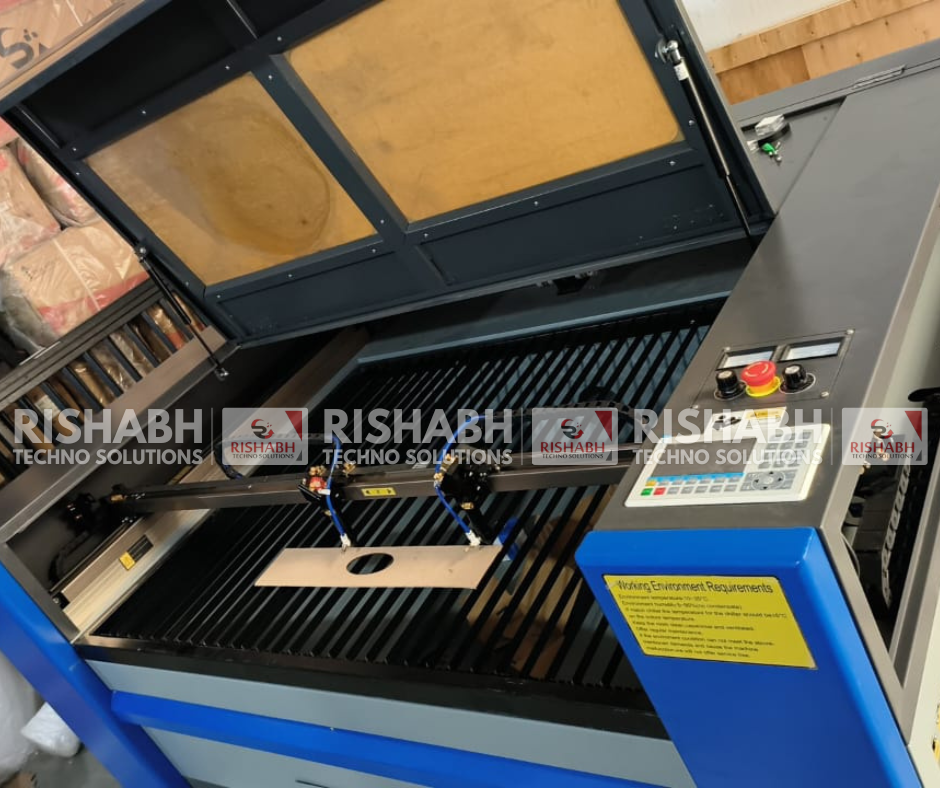 CO2 LASER CUTTING PLOTTER