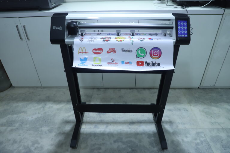 VINYL CUTTING PLOTTER