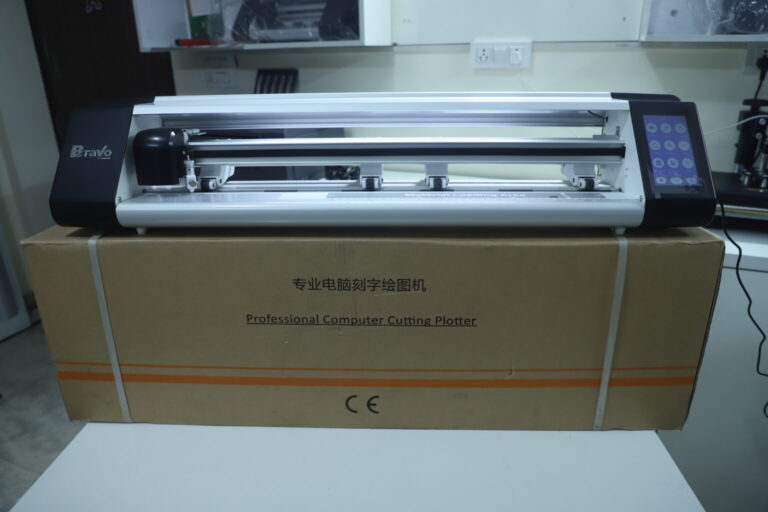 mobile and laptop skin cutting plotter