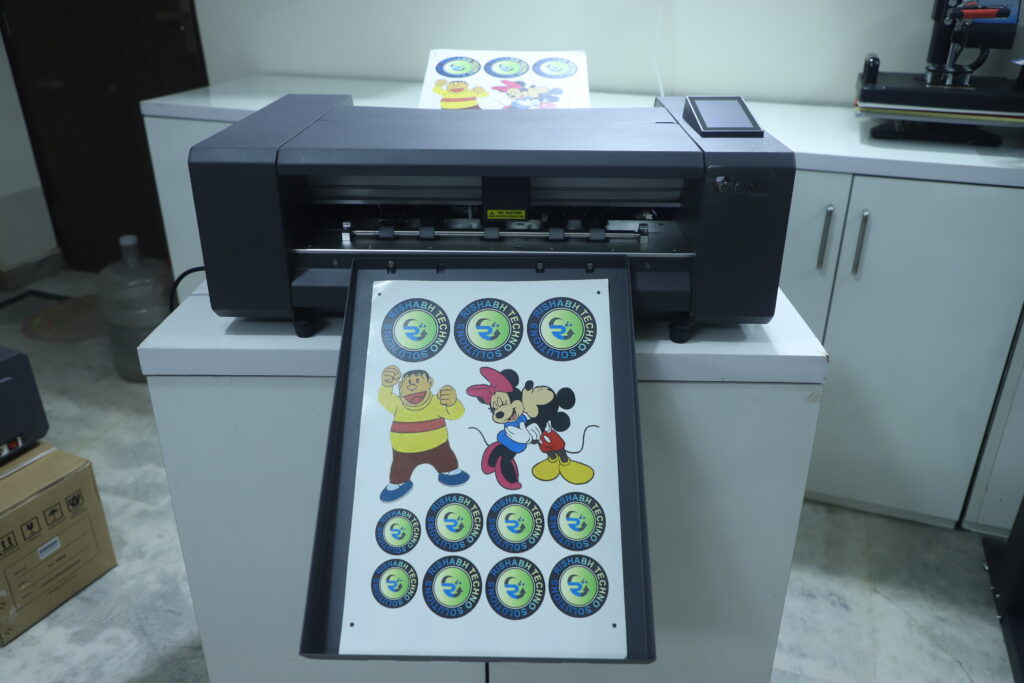 DIGITAL STICKER CUTTING PLOTTER