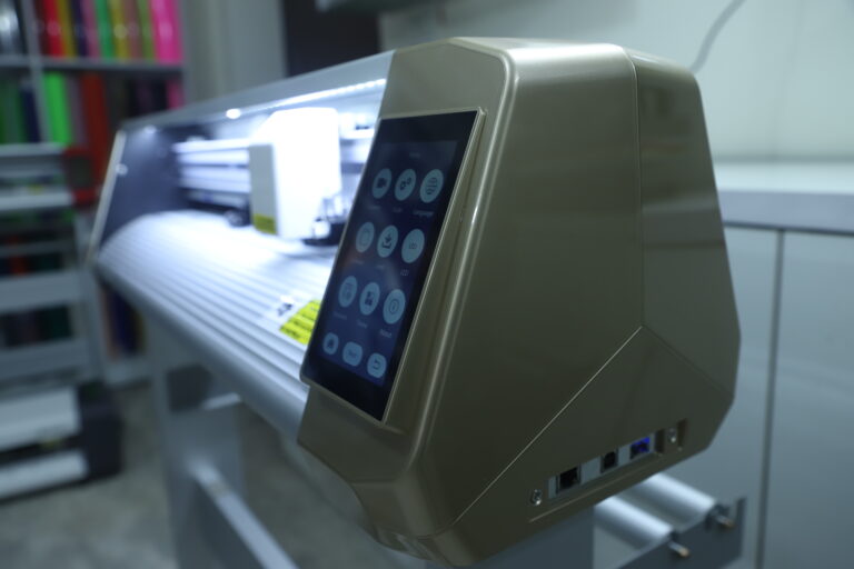 LOGO SHEET CUTTING PLOTTER