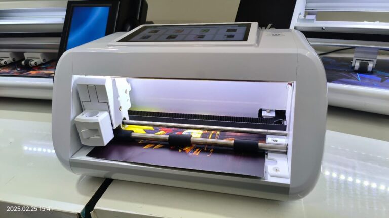 MOBILE CUTTING PLOTTER